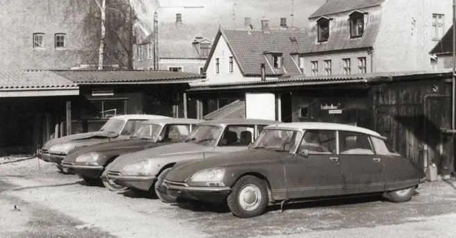 old-car-2-656x343